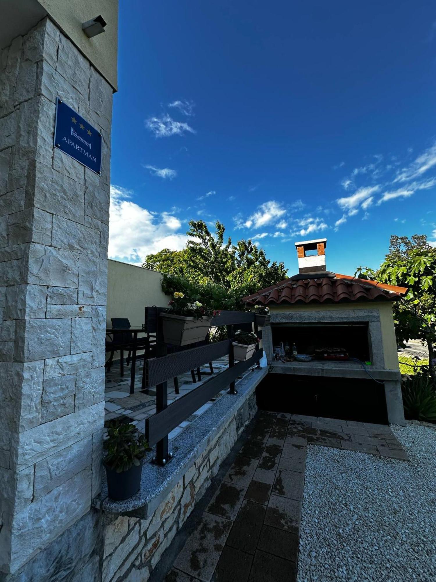 Lulic Apartment Labin  Luaran gambar